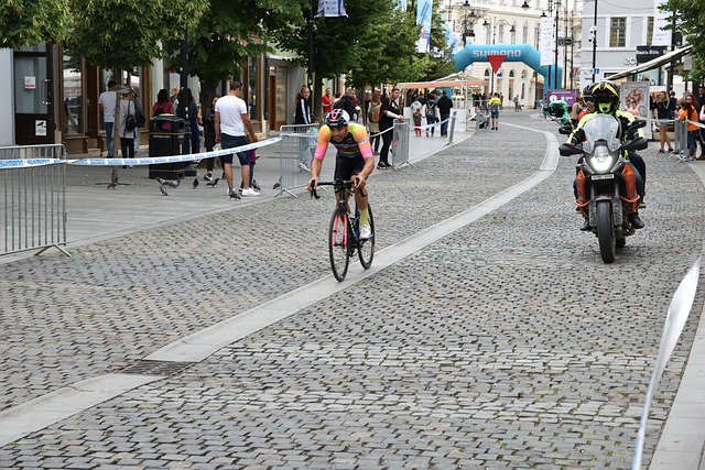 也潜移默化 也潜移默化